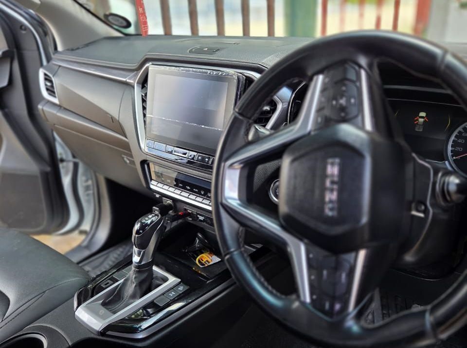 2022 Isuzu D-Max LSE pictures