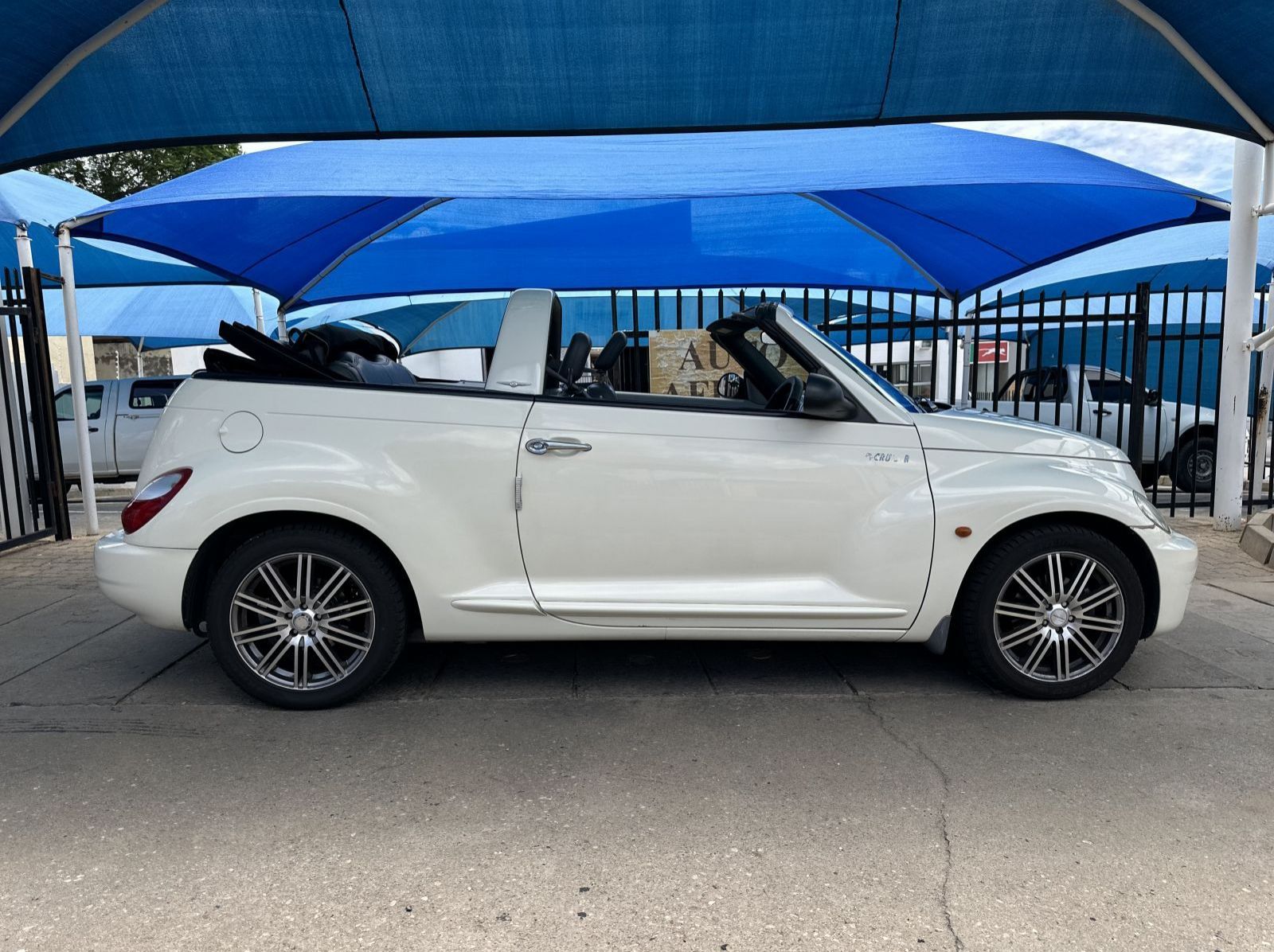 2006 Chrysler PT Cruiser 2.4 Coupe pictures