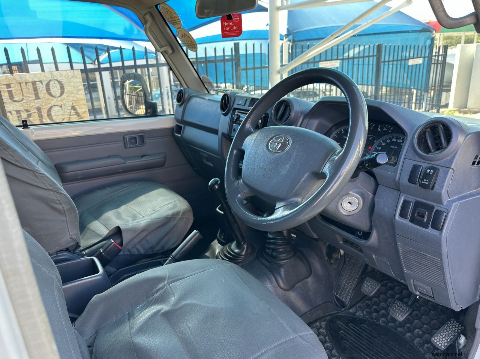 2015 Toyota Landcruiser 4.2 Diesel pictures