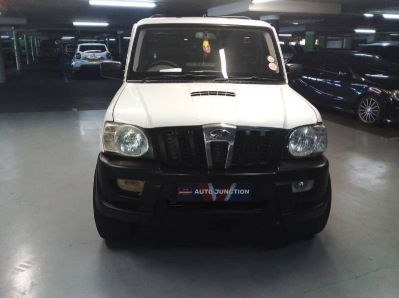2014 Mahindra Scorpio pictures