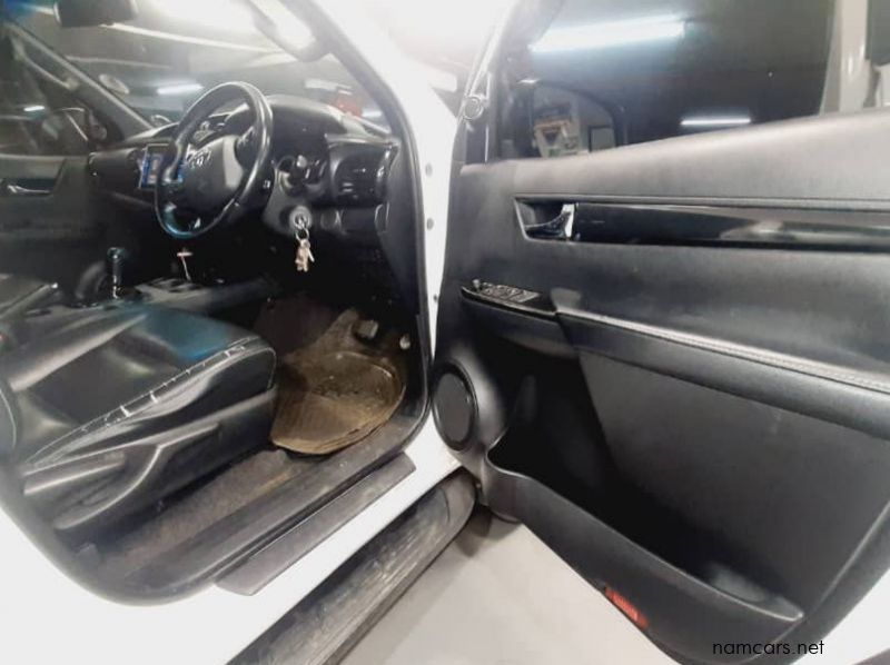 2018 Toyota Hilux 2.8 GD6 Dakar 4x4 AT DC pictures