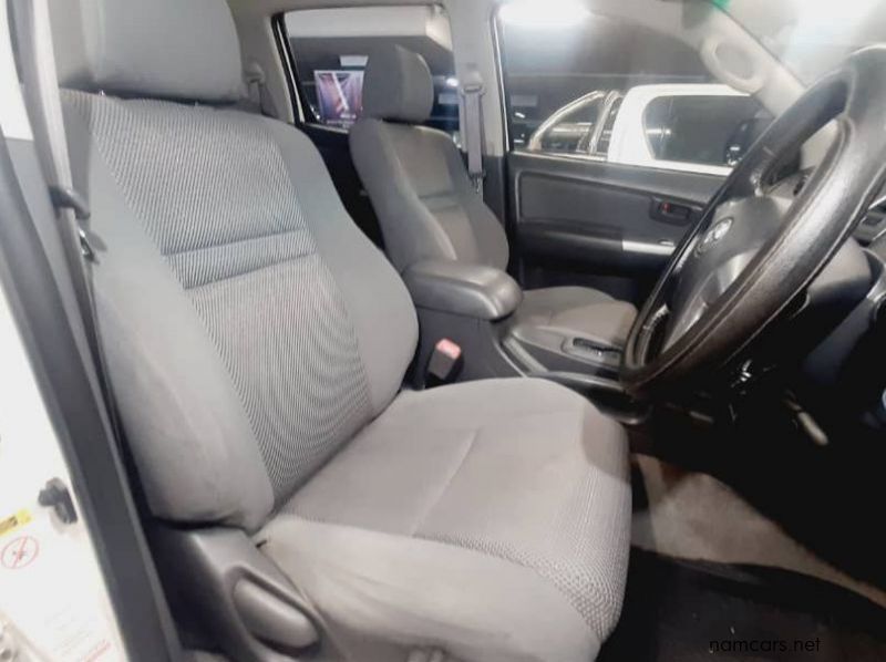 2013 Toyota Hilux 3.0 D4D Raider 4x4 A/T pictures