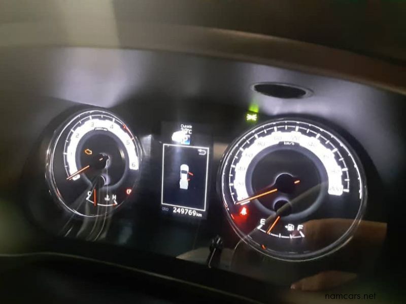 2018 Toyota Hilux 2.8 GD6 Dakar 4x4 AT pictures