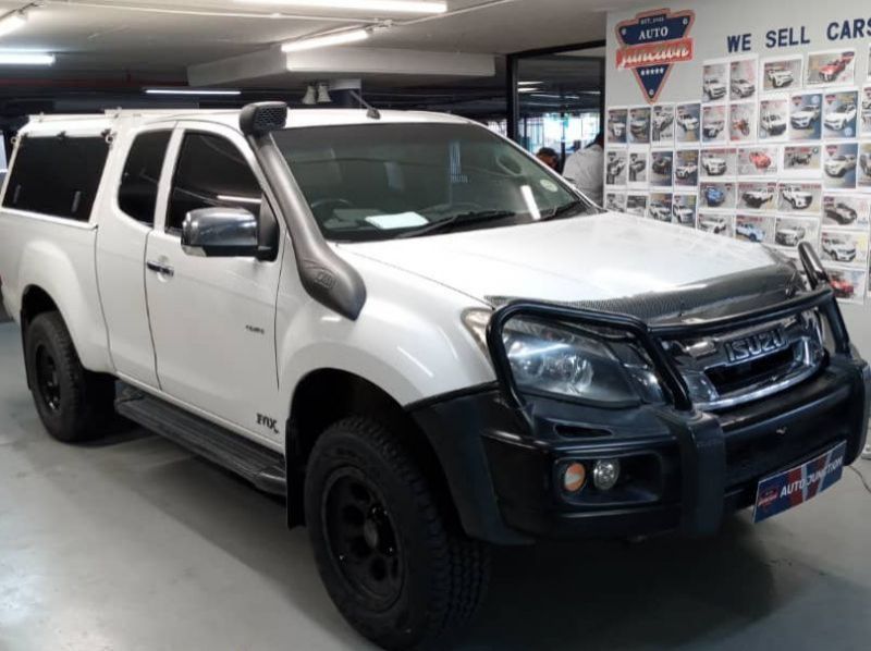 Used Isuzu KB300 XL Manual 4x4  for sale in Windhoek, Namibia