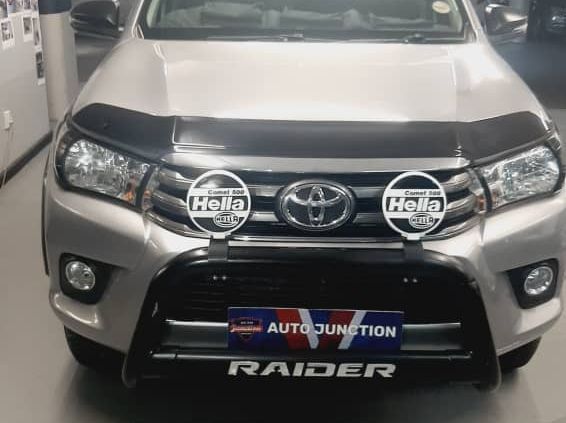 2018 Toyota Hilux 2.4 GD6 SRX pictures