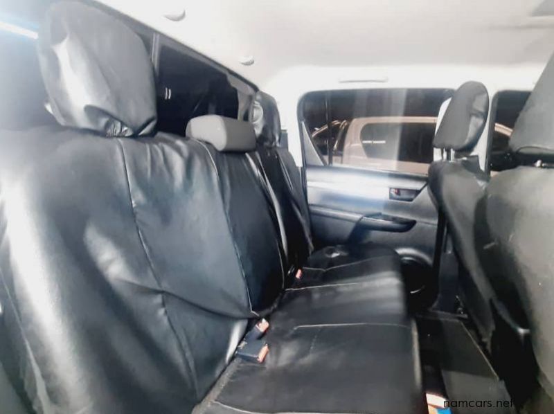 2018 Toyota Hilux 2.4 GD6 SRX pictures