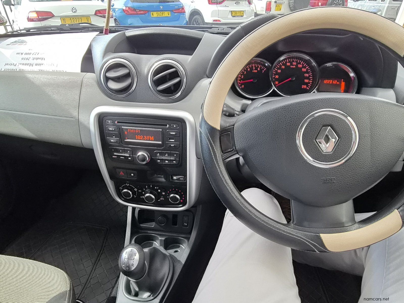 2016 Renault Duster Expression photo