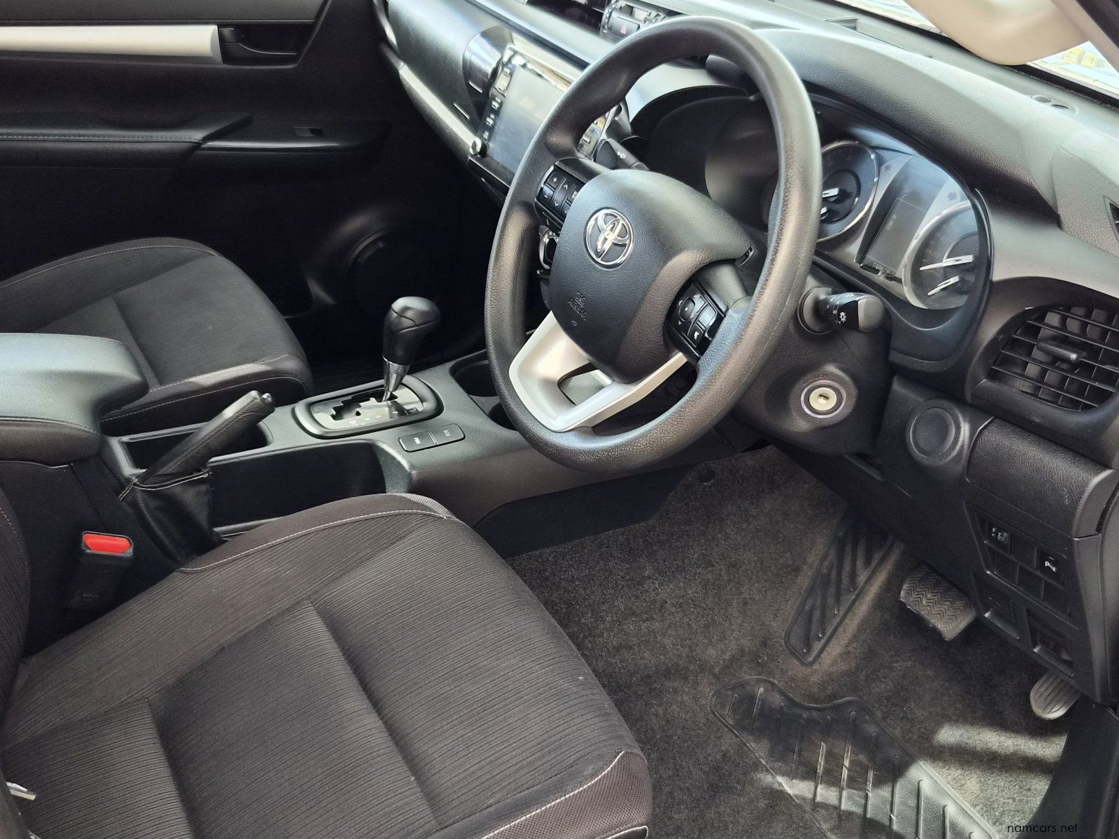 2023 Toyota Hilux GD-6 photo