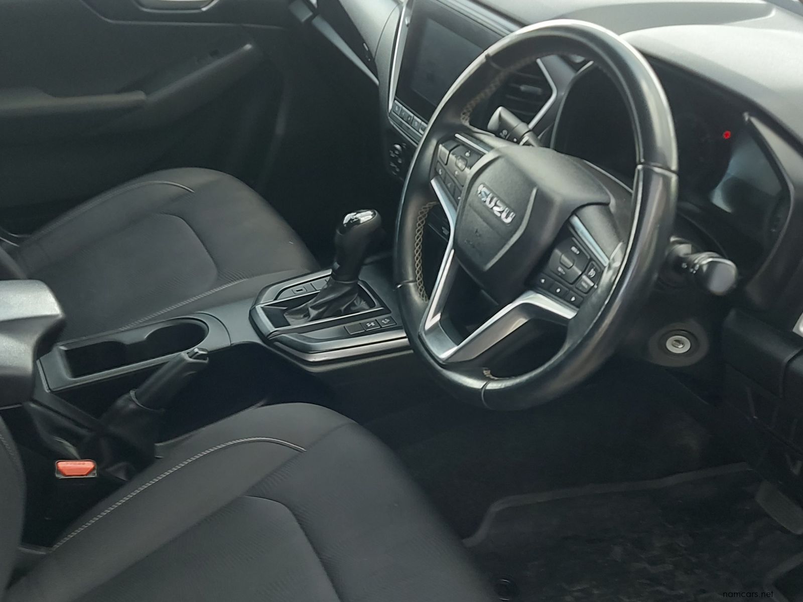 2022 Isuzu D-Max DDI LS photo