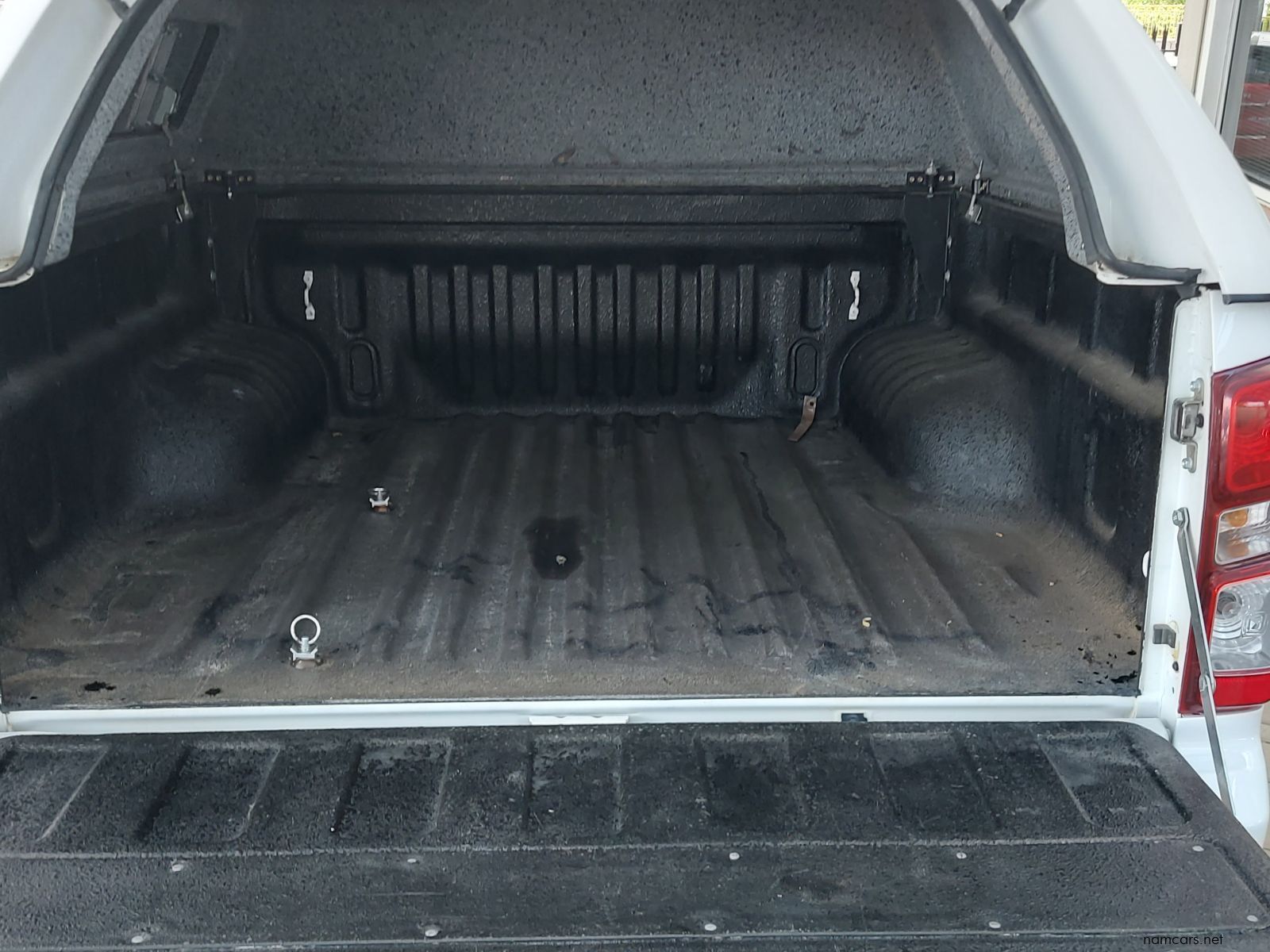 2022 Isuzu D-Max DDI LS photo