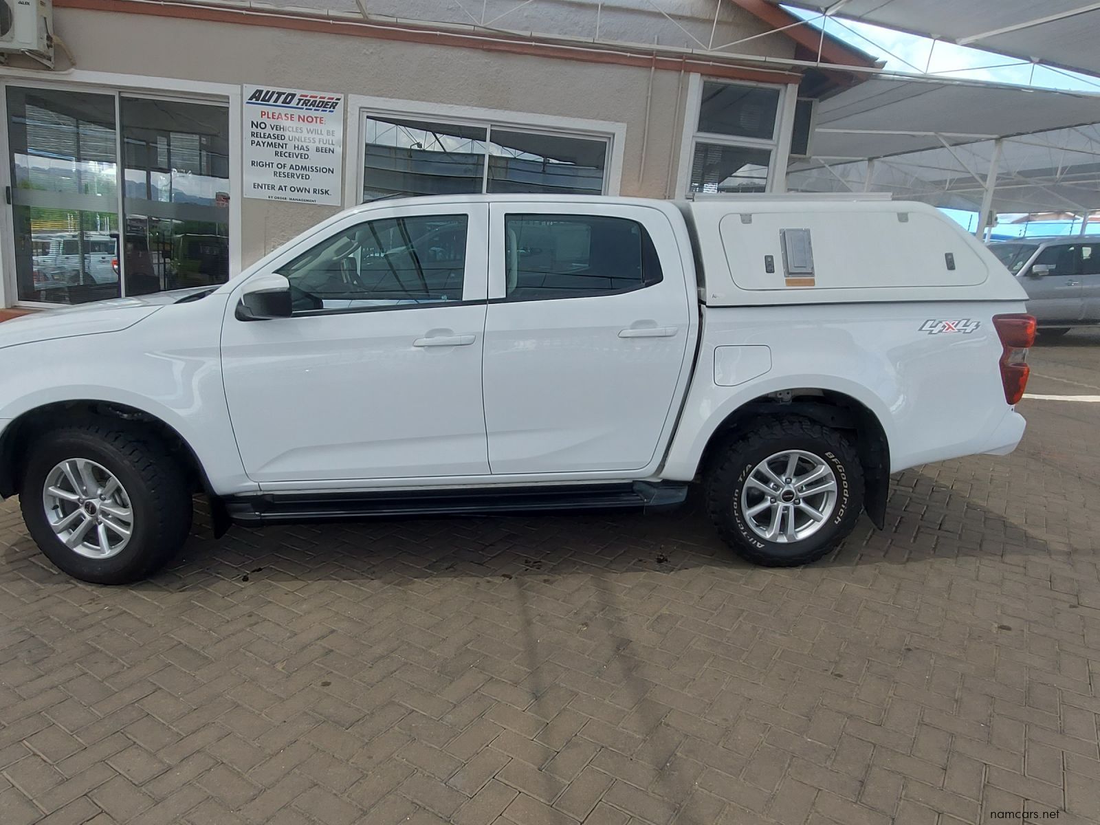 2022 Isuzu D-Max DDI LS photo