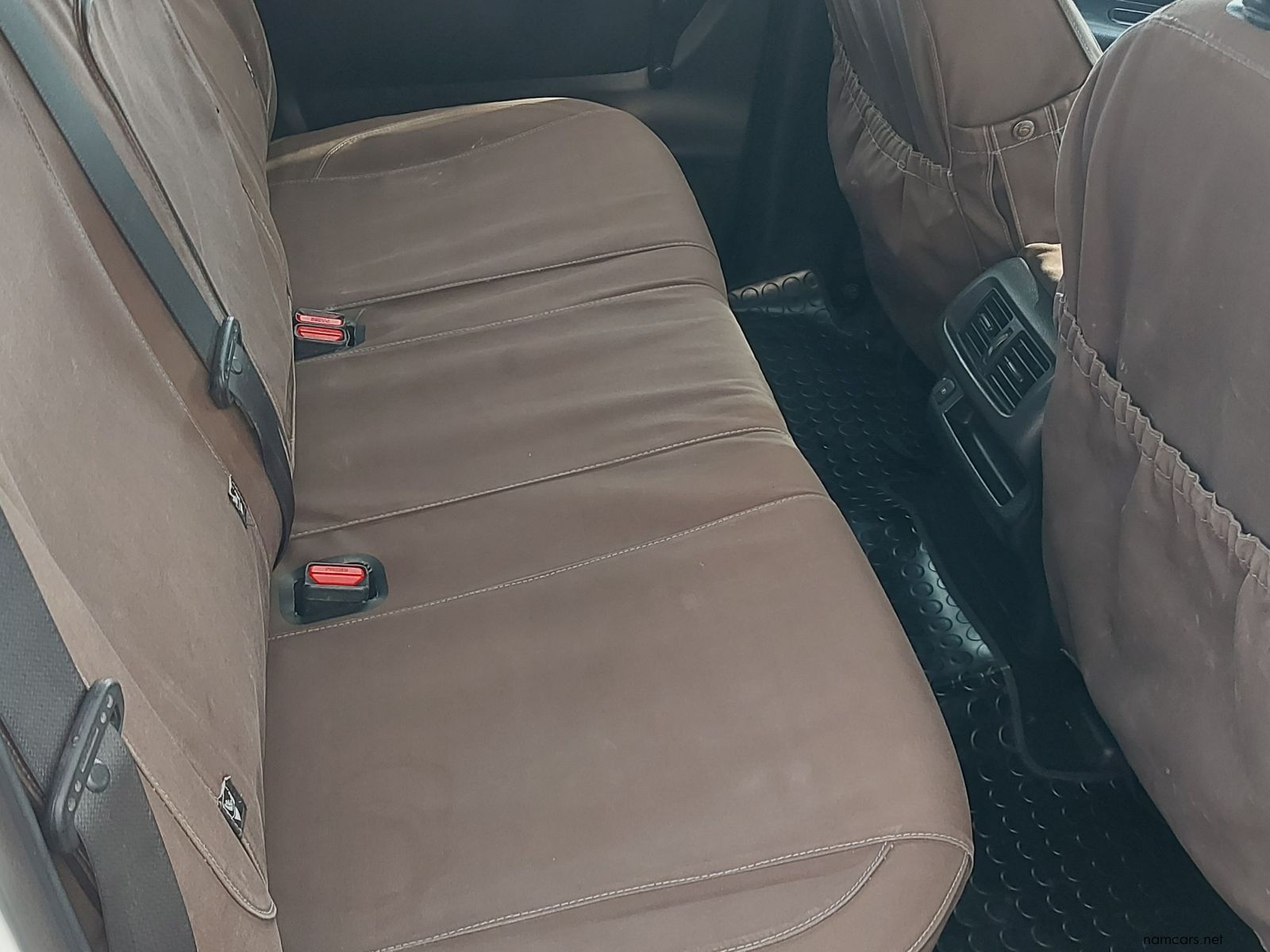 2022 Nissan Navara XE photo