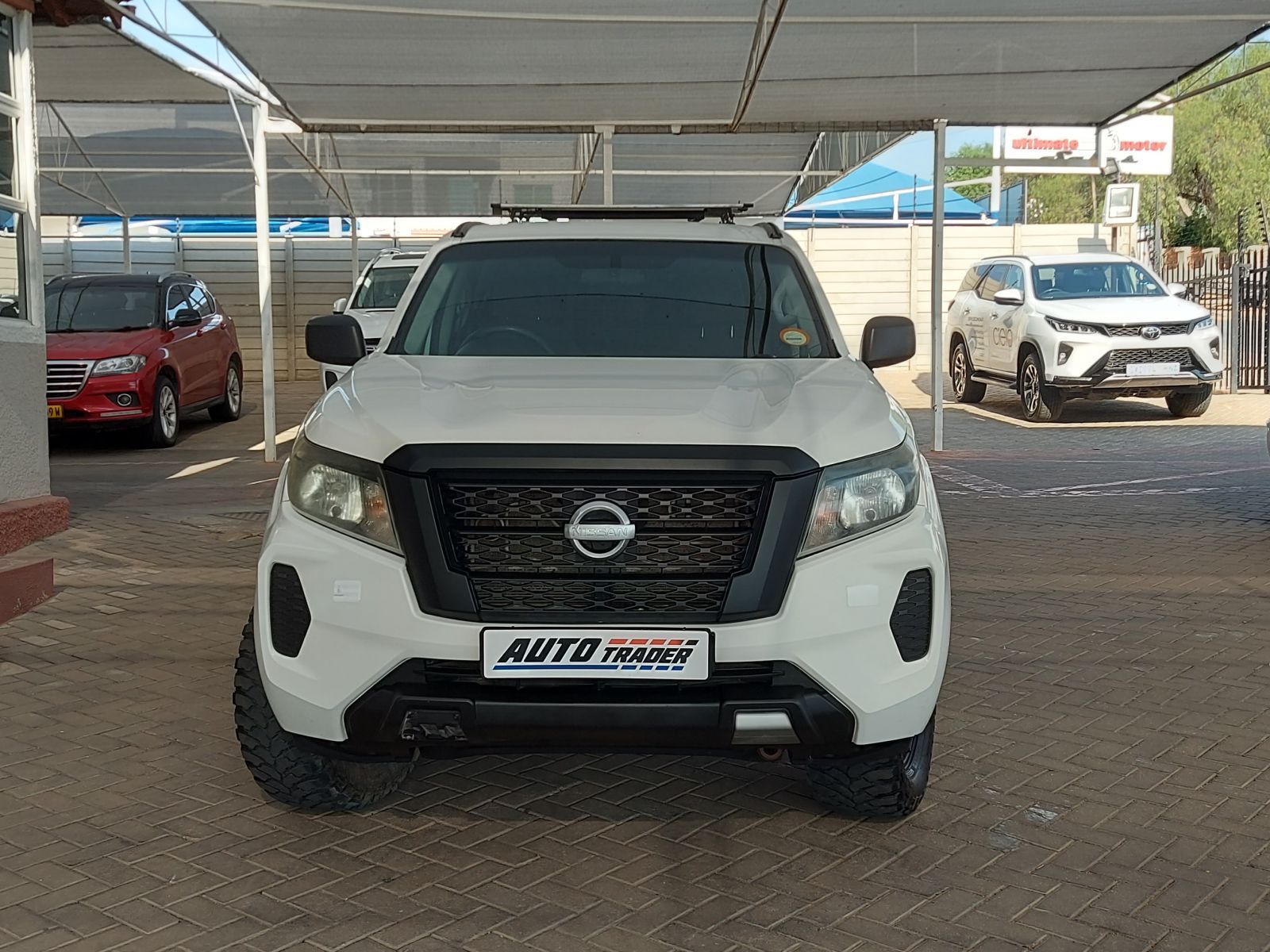 2022 Nissan Navara XE photo