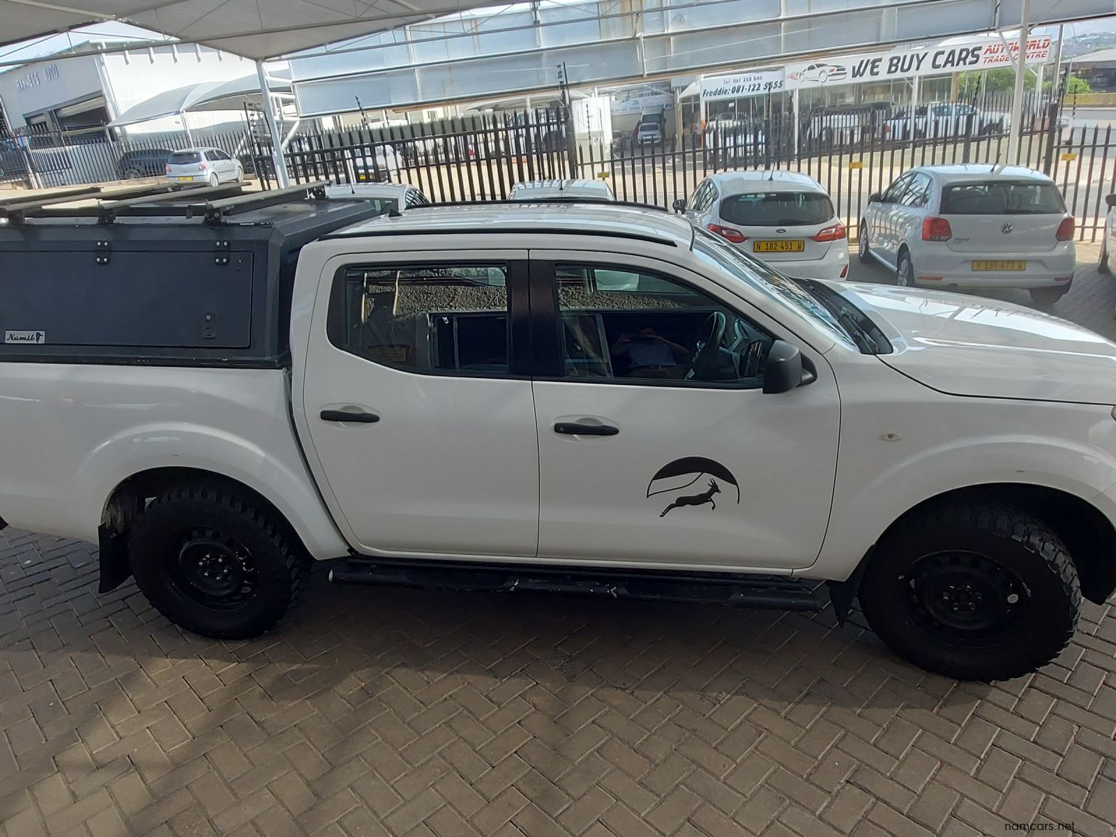 2022 Nissan Navara XE photo