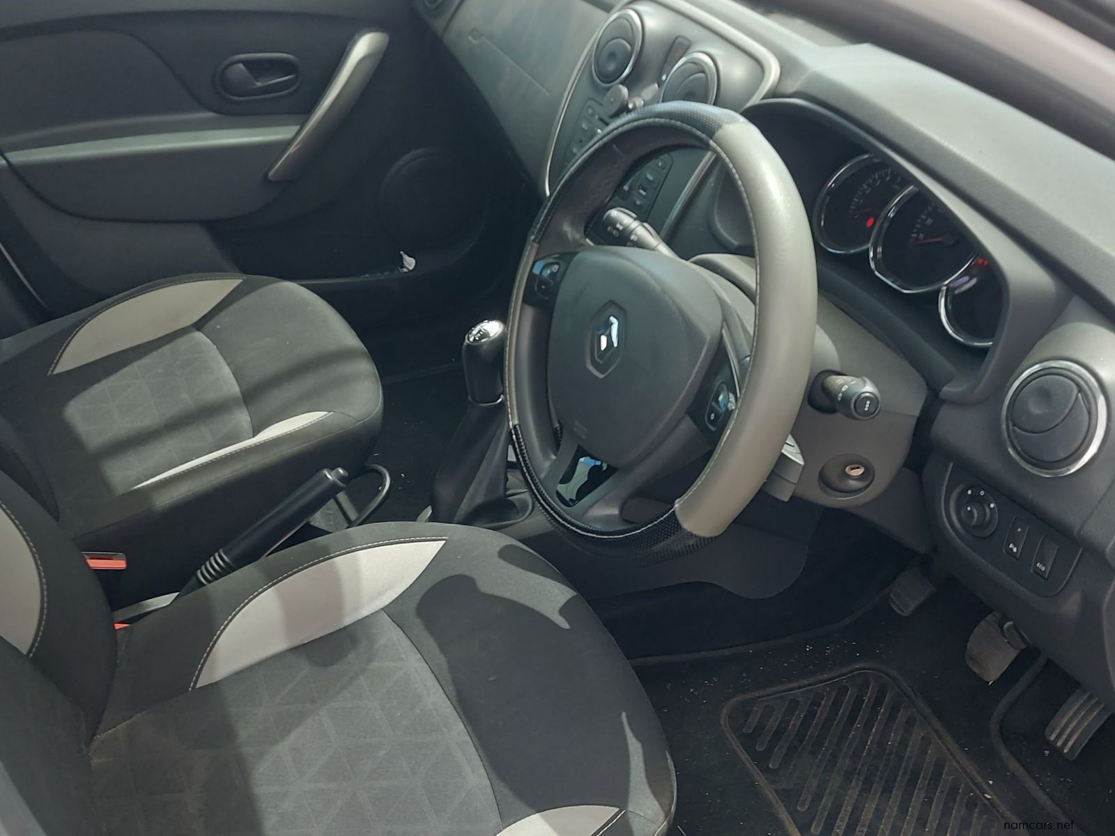 2016 Renault Sandero Stepway photo