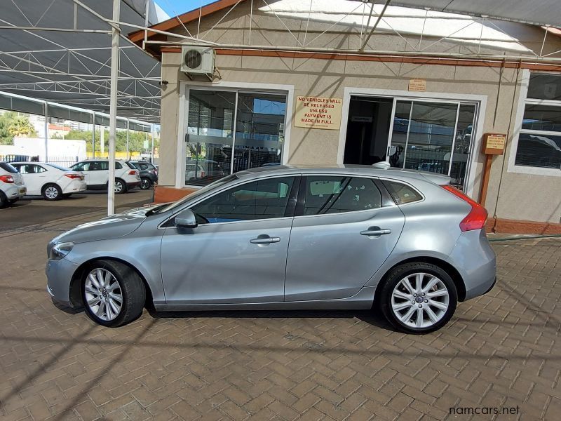2015 Volvo V40 D2 Excel photo