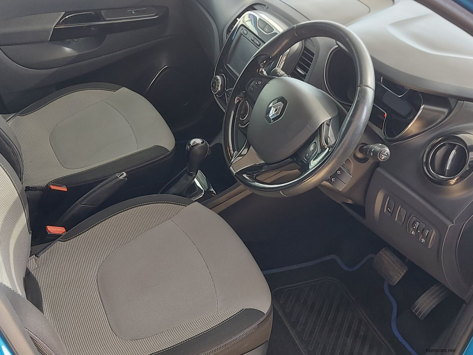 2015 Renault Captur Dynamique photo