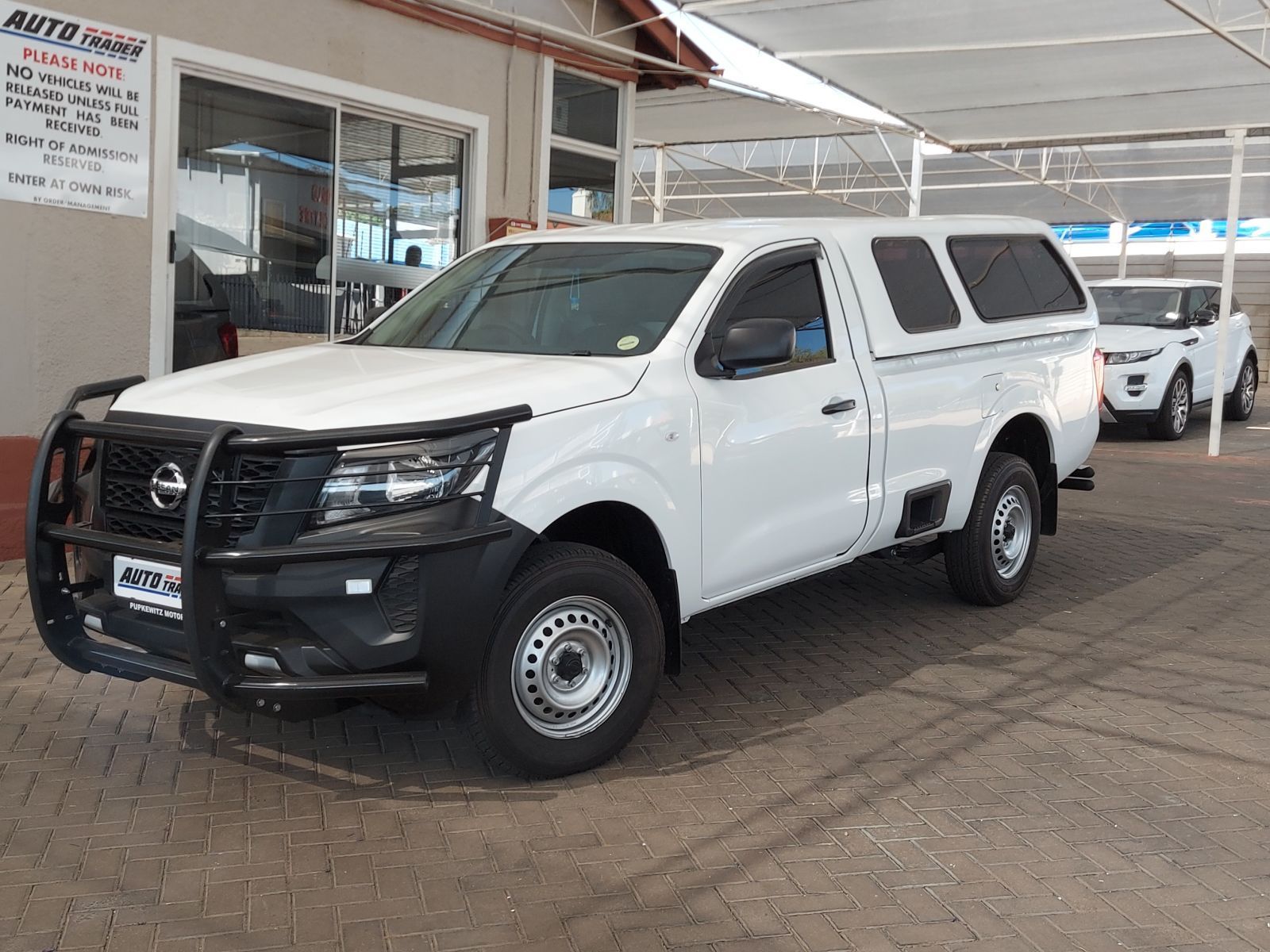 Nissan Navara LE in Namibia