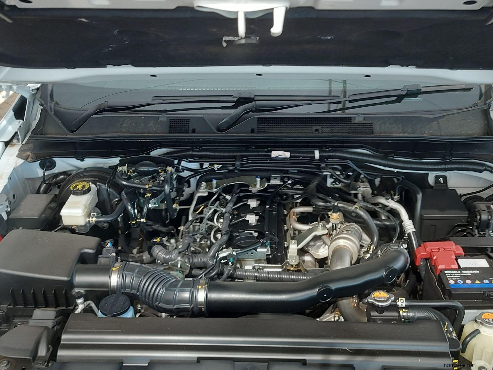 2024 Nissan Navara LE photo