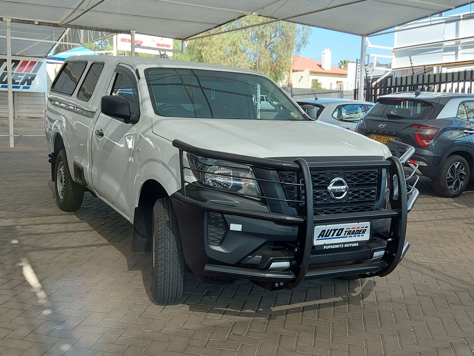 2024 Nissan Navara LE photo