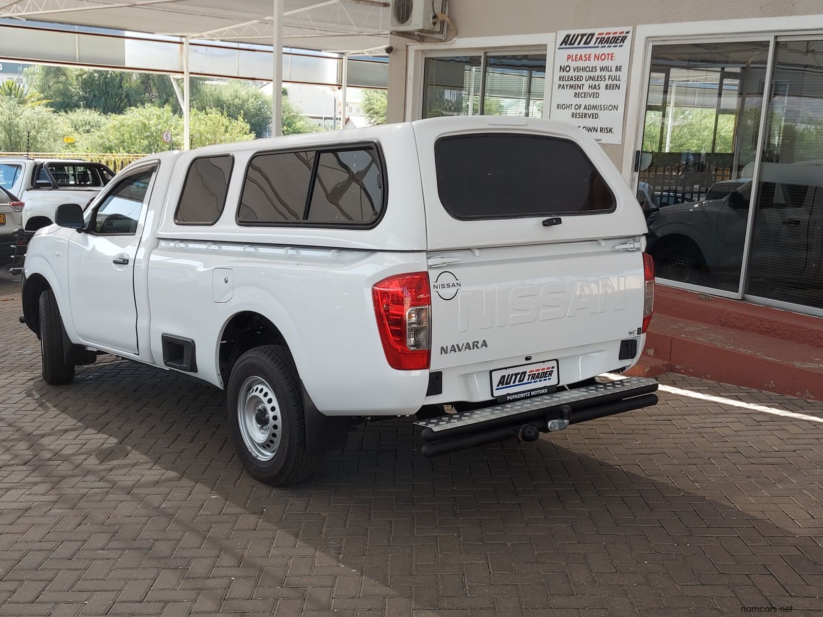 2024 Nissan Navara LE photo