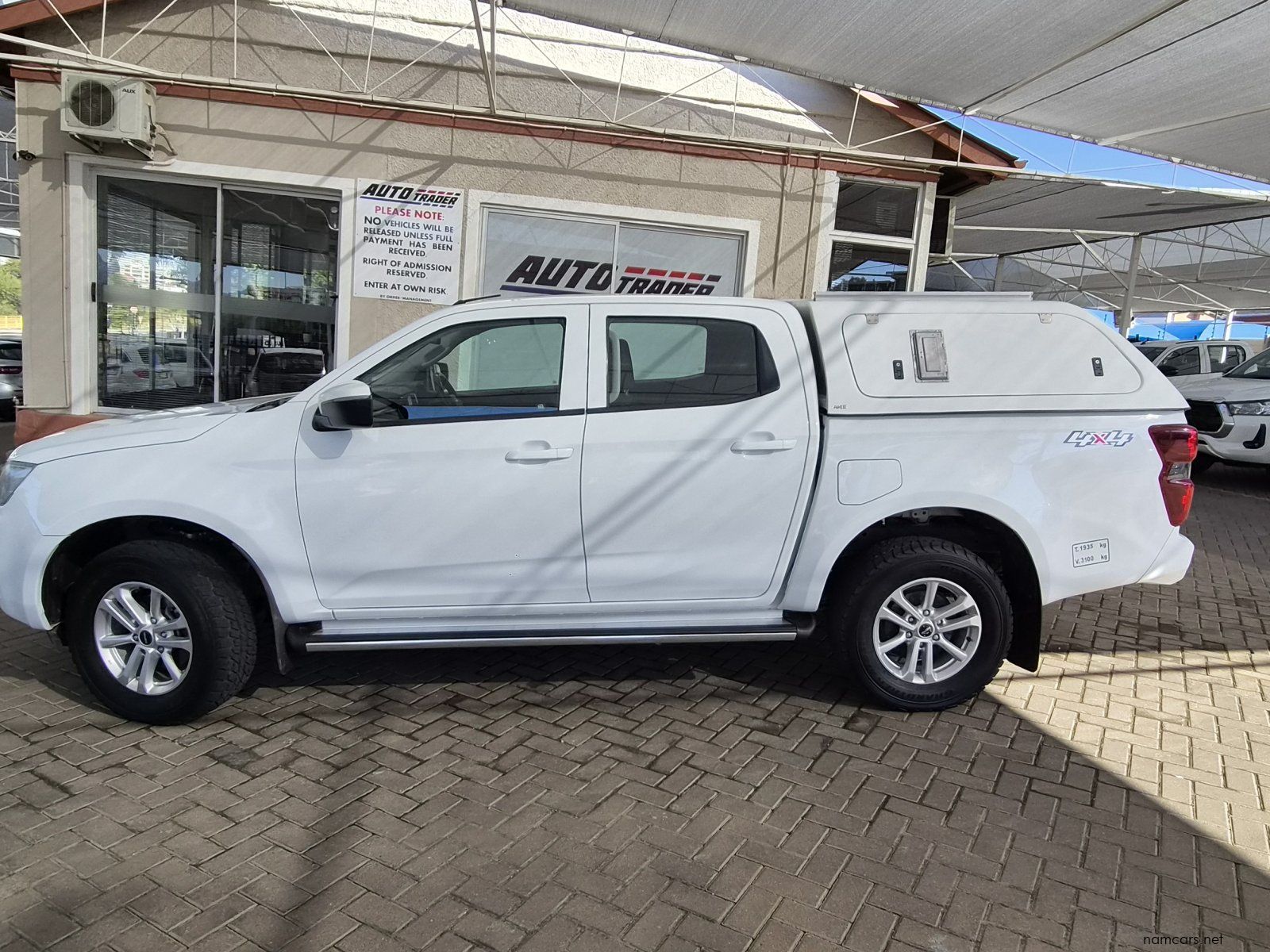 2022 Isuzu D-Max DDI LS photo
