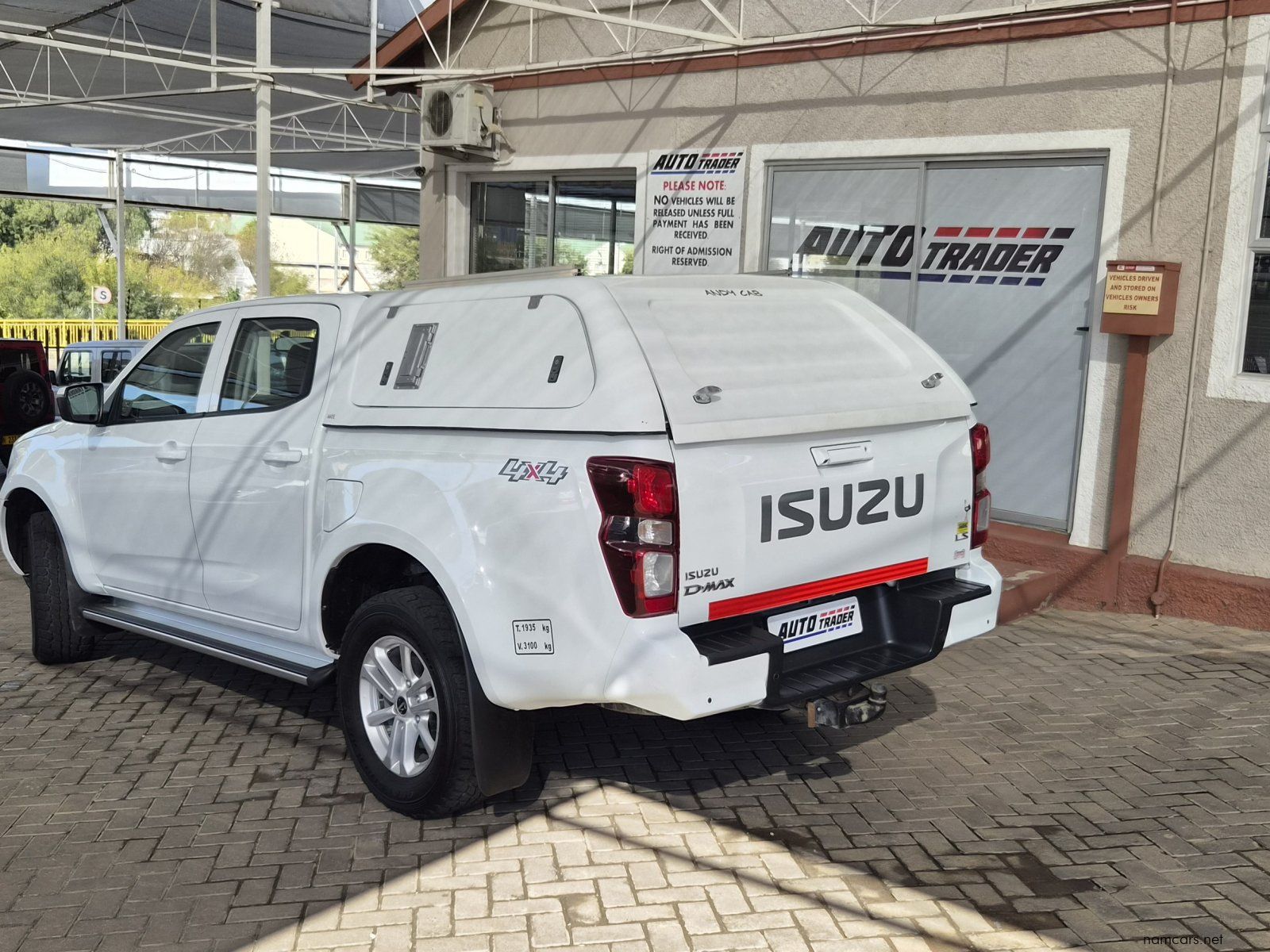 2022 Isuzu D-Max DDI LS photo