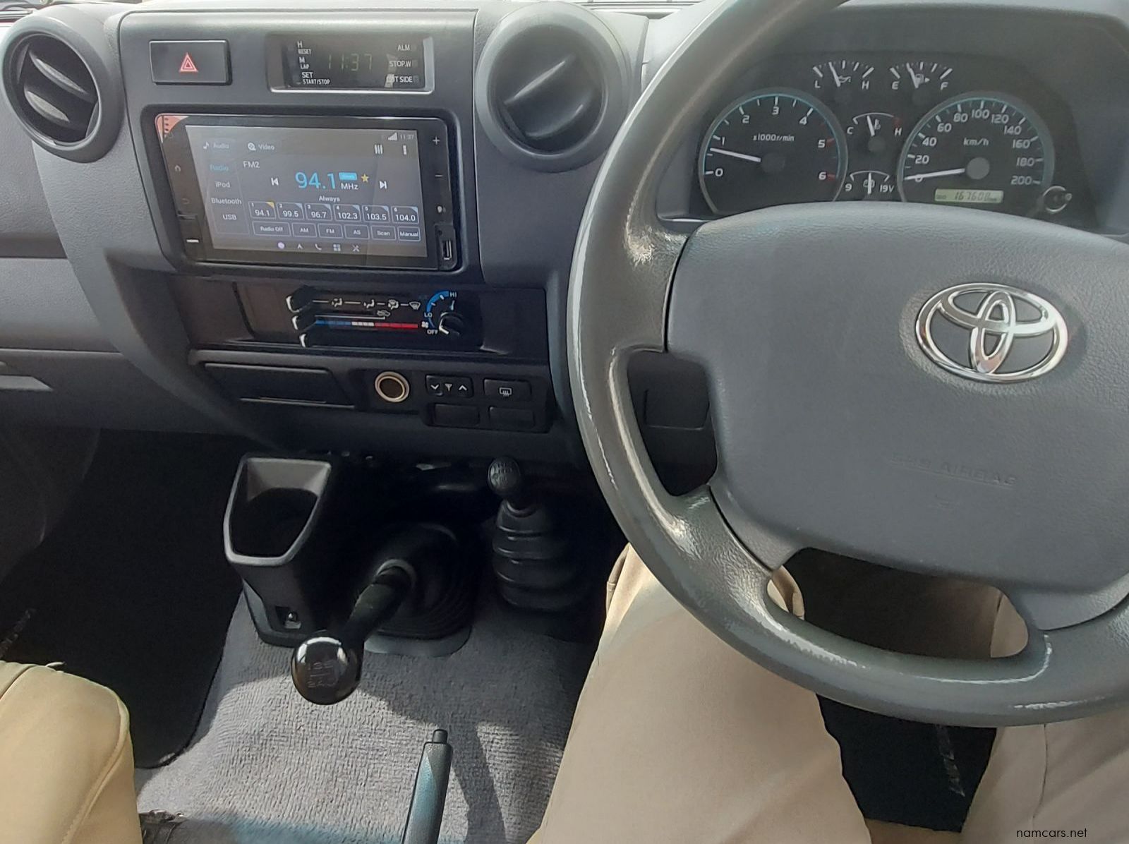 2019 Toyota Land Cruiser 76 V8 pictures