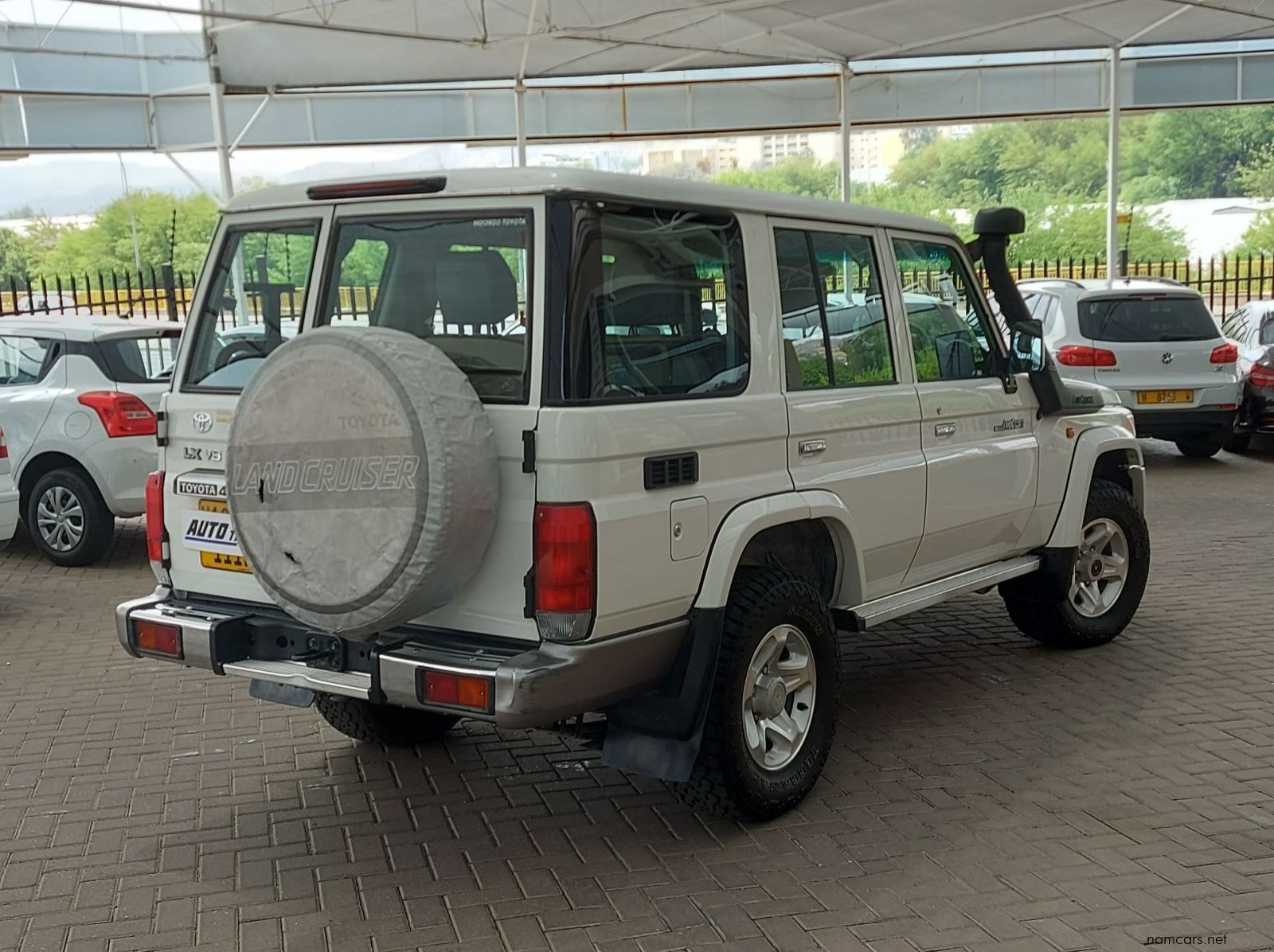 2019 Toyota Land Cruiser 76 V8 pictures