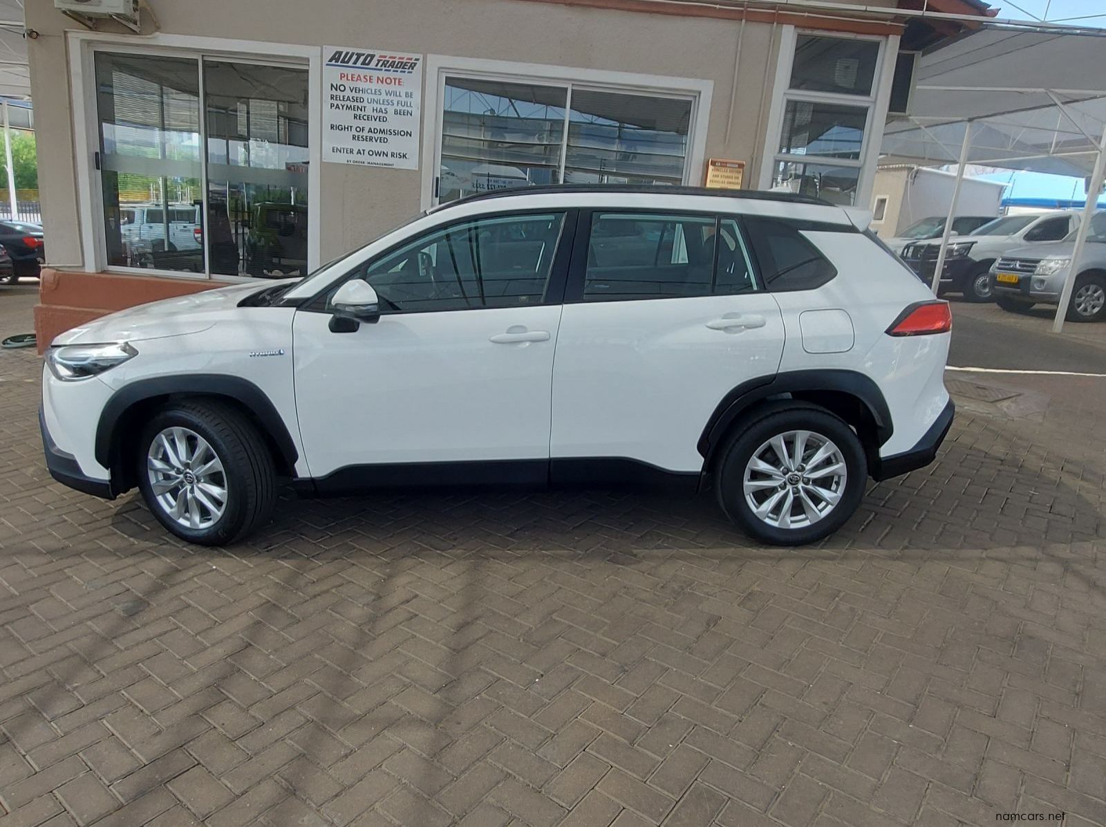 2023 Toyota Corolla Cross XS Hybrid pictures