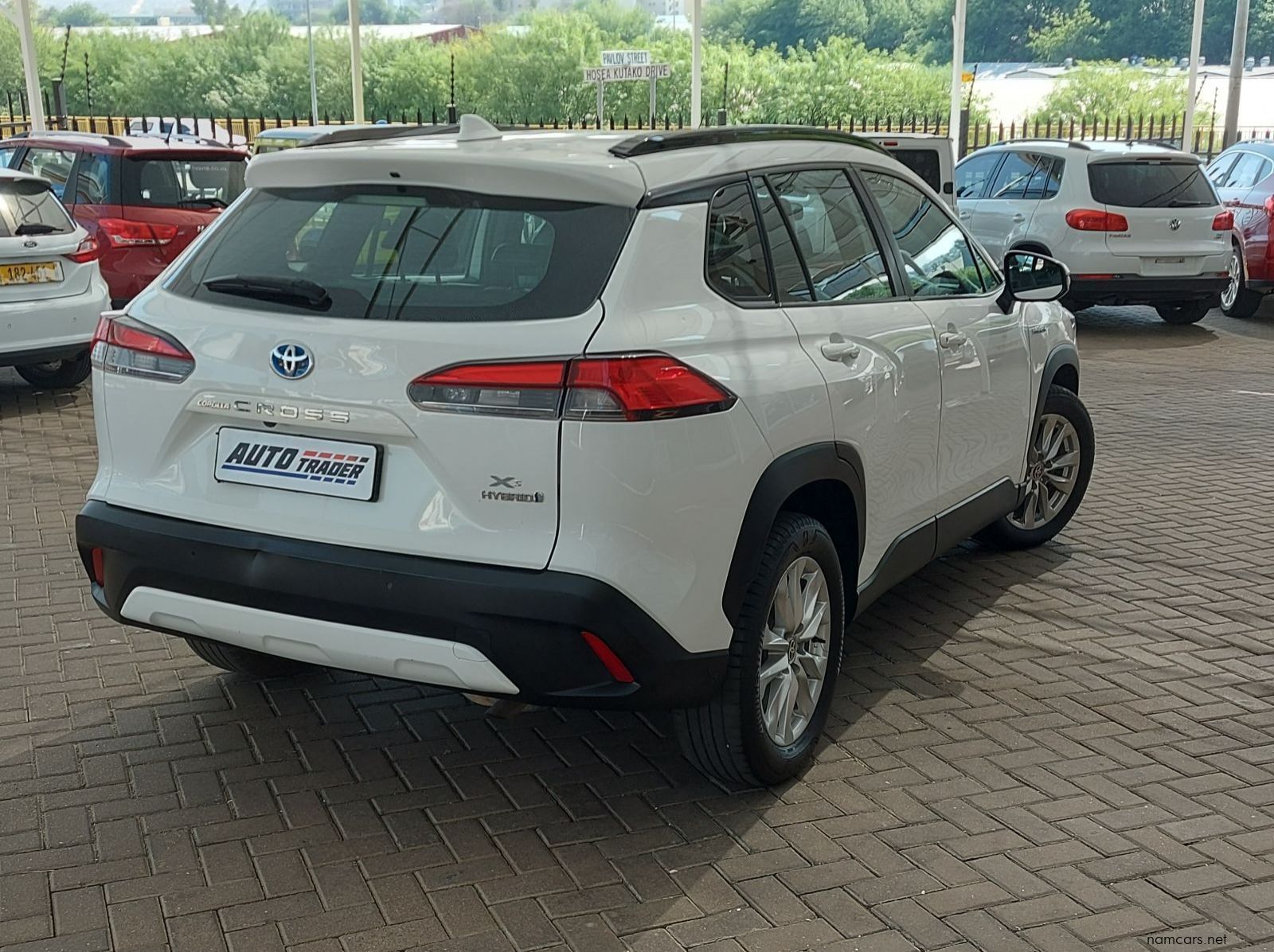 2023 Toyota Corolla Cross XS Hybrid pictures