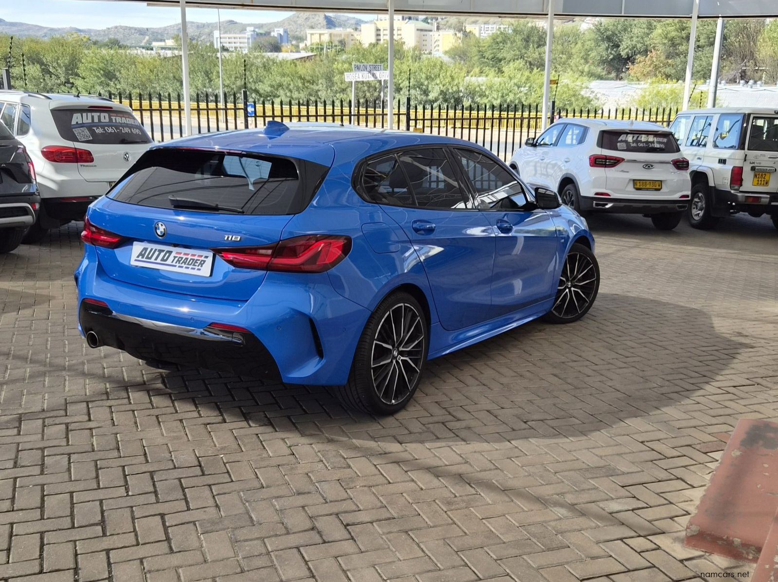 2020 BMW 118I pictures