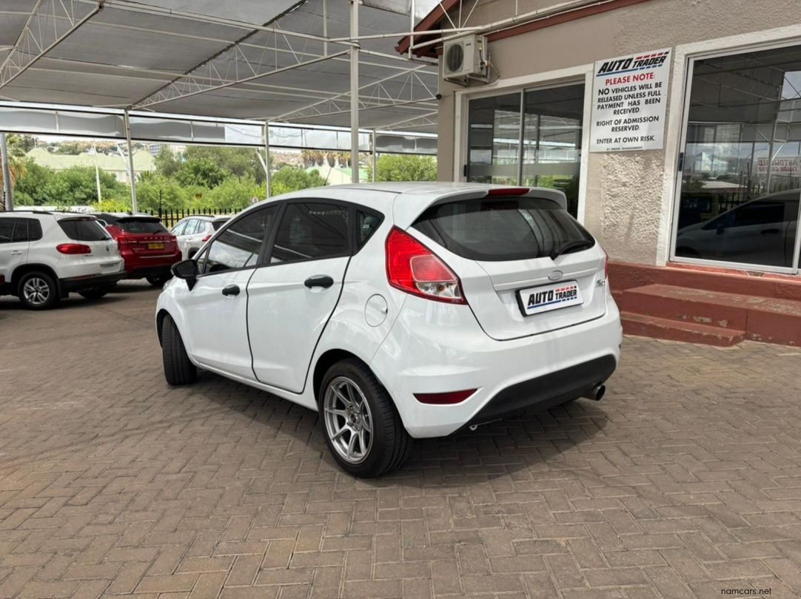 2017 Ford Fiesta Ambiente pictures