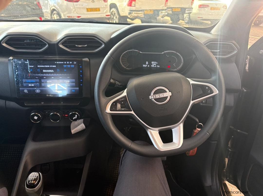 2025 Nissan Magnite Visia pictures