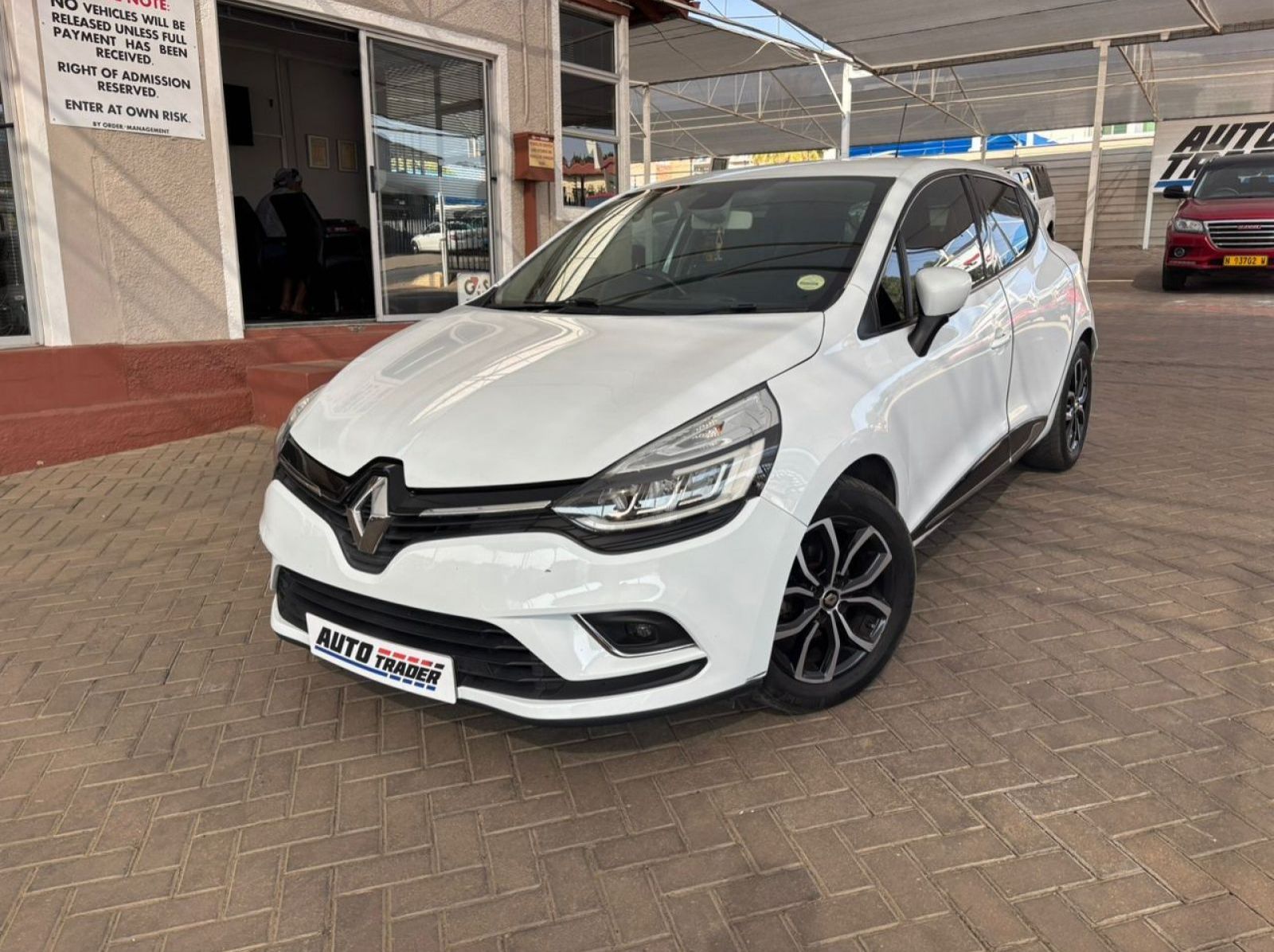 Used Renault Clio IV Dynamique  for sale in Windhoek, Namibia