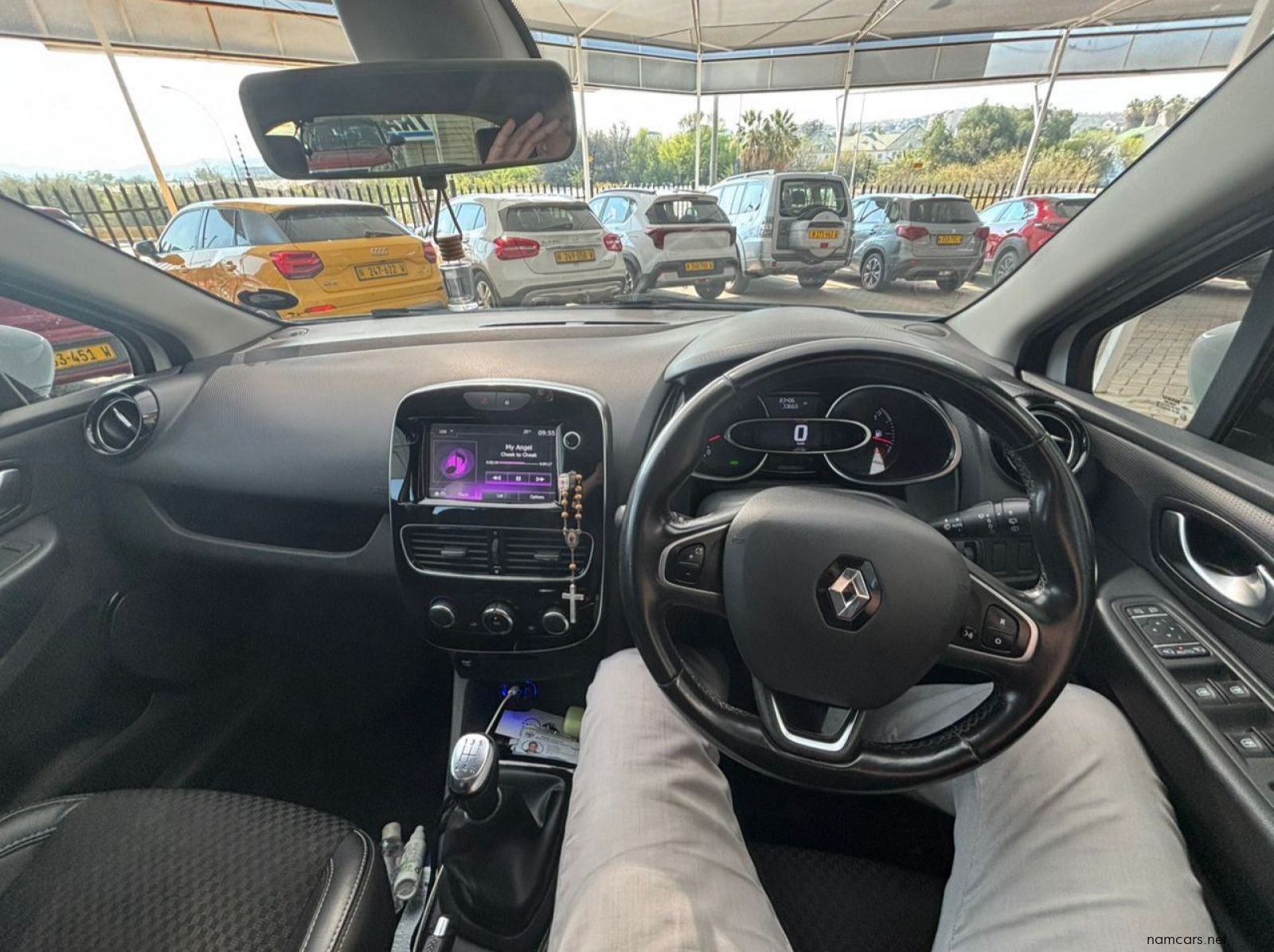 2018 Renault Clio IV Dynamique pictures