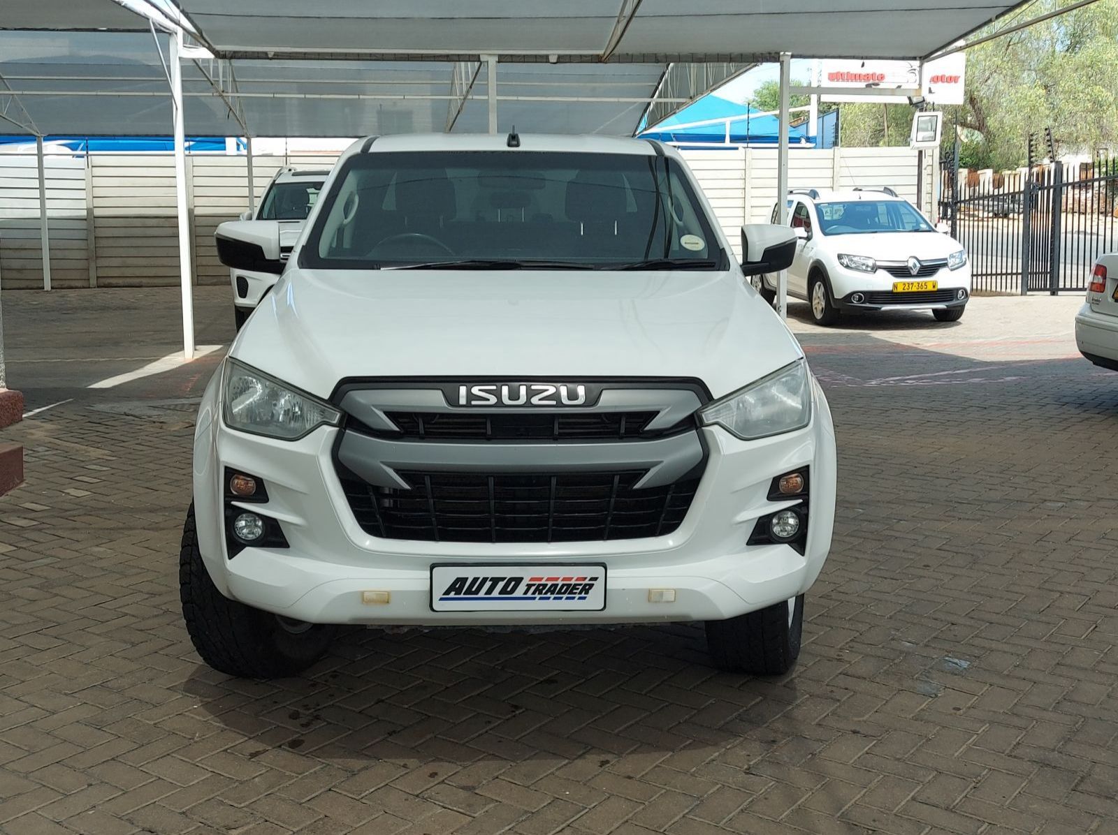 2022 Isuzu D-Max DDI LS pictures