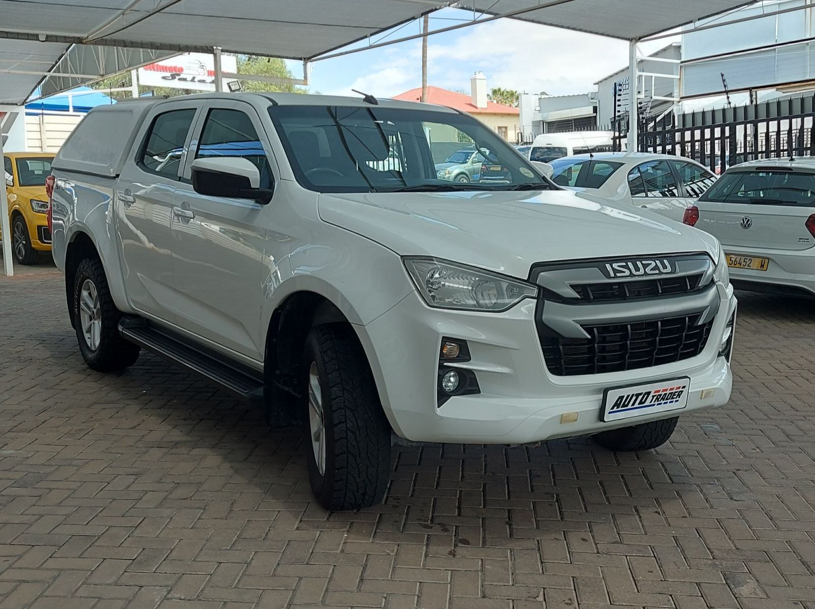 2022 Isuzu D-Max DDI LS pictures