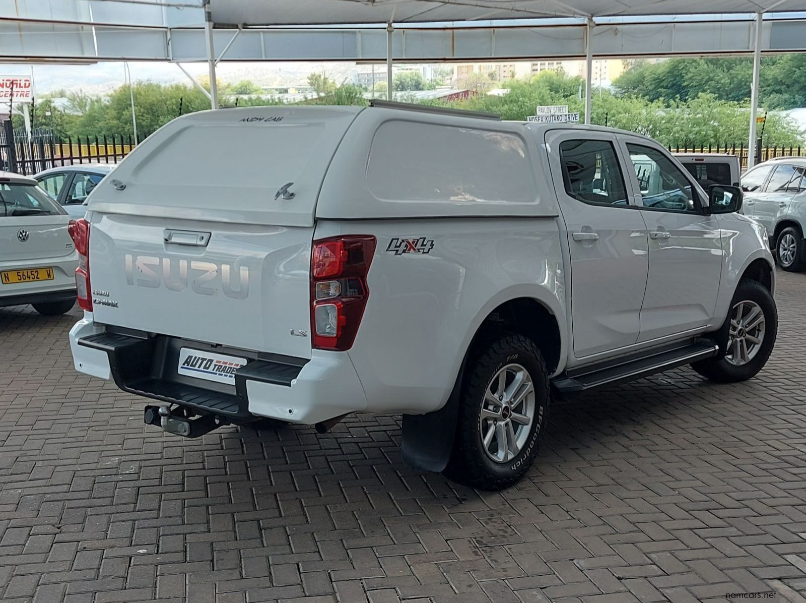 2022 Isuzu D-Max DDI LS pictures