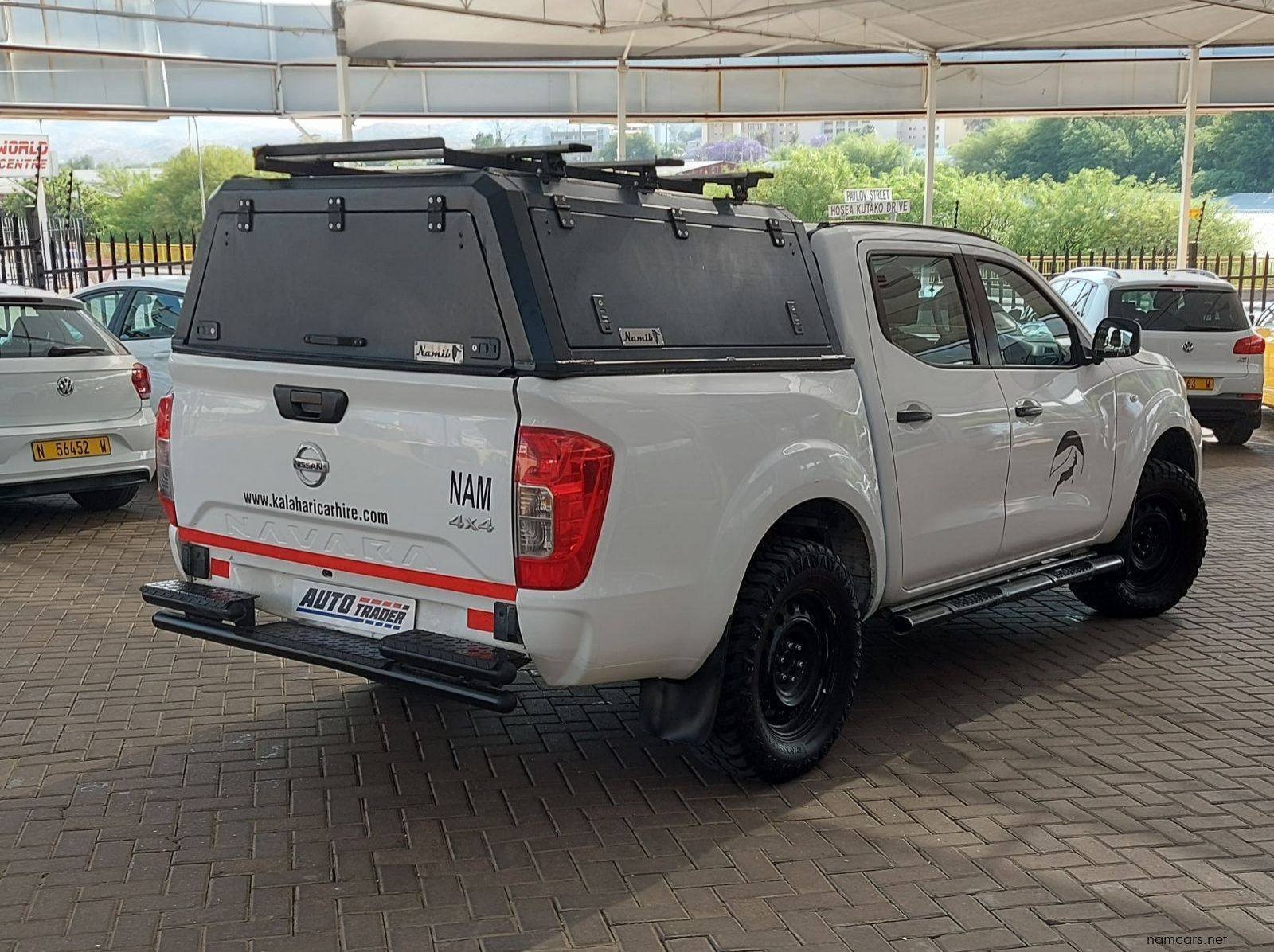 2022 Nissan Navara XE pictures