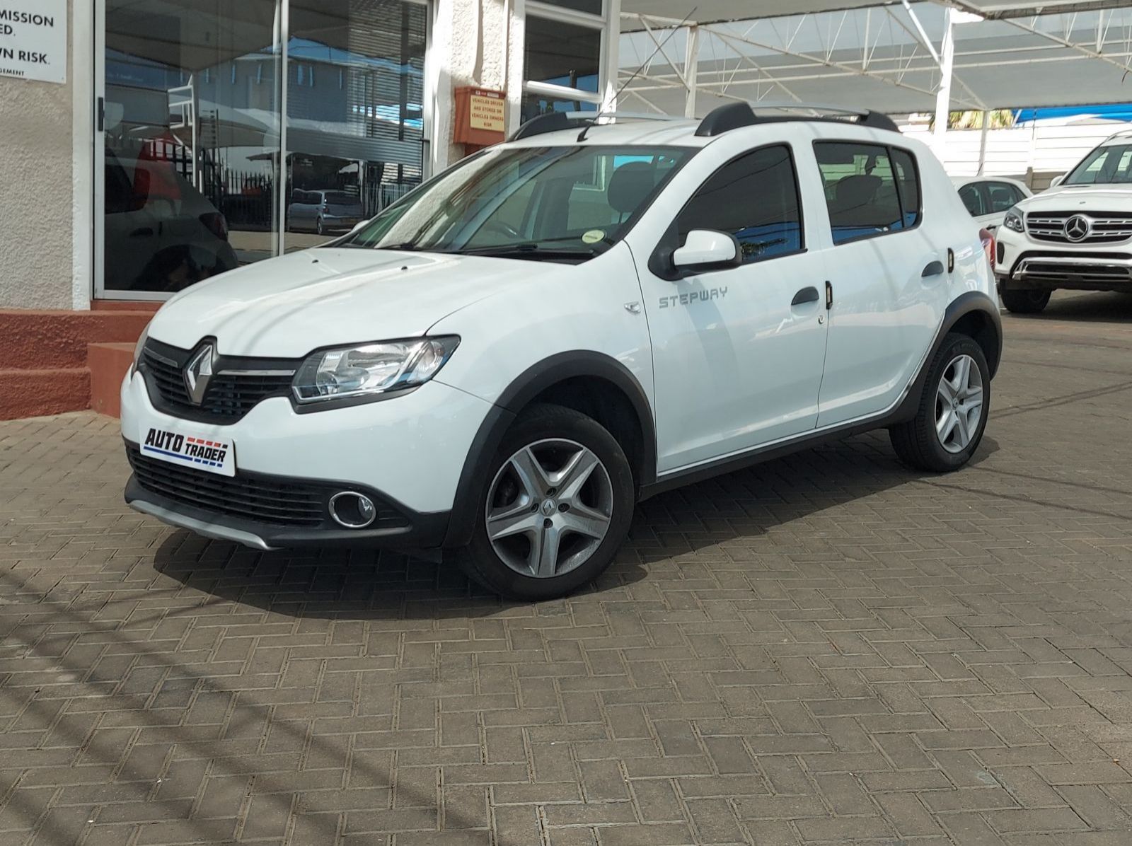 Used Renault Sandero Stepway  for sale in Windhoek, Namibia