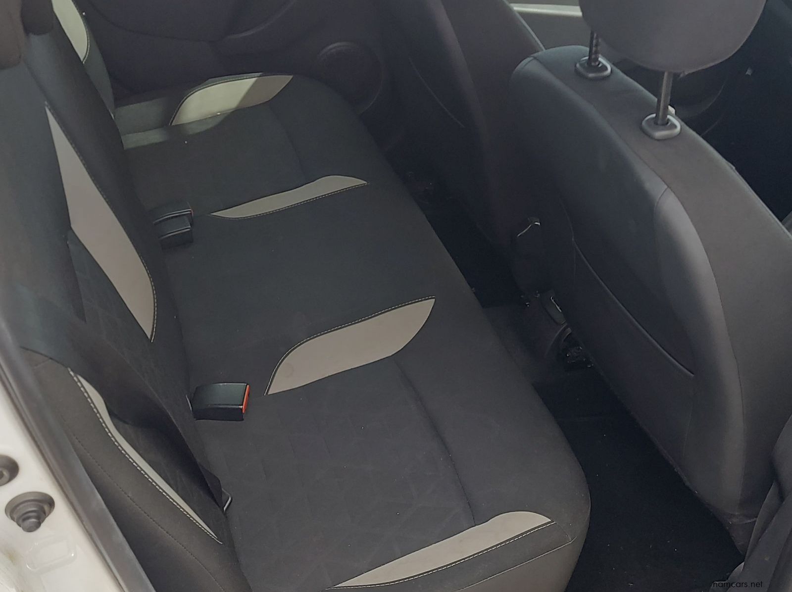 2016 Renault Sandero Stepway pictures