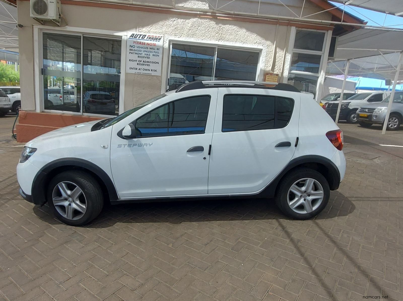 2016 Renault Sandero Stepway pictures