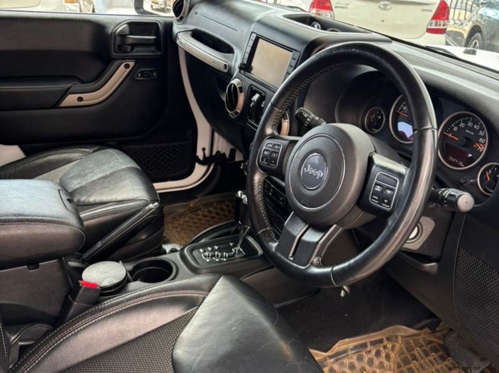 2016 Jeep Wrangler Unlimited Sahara V6 pictures