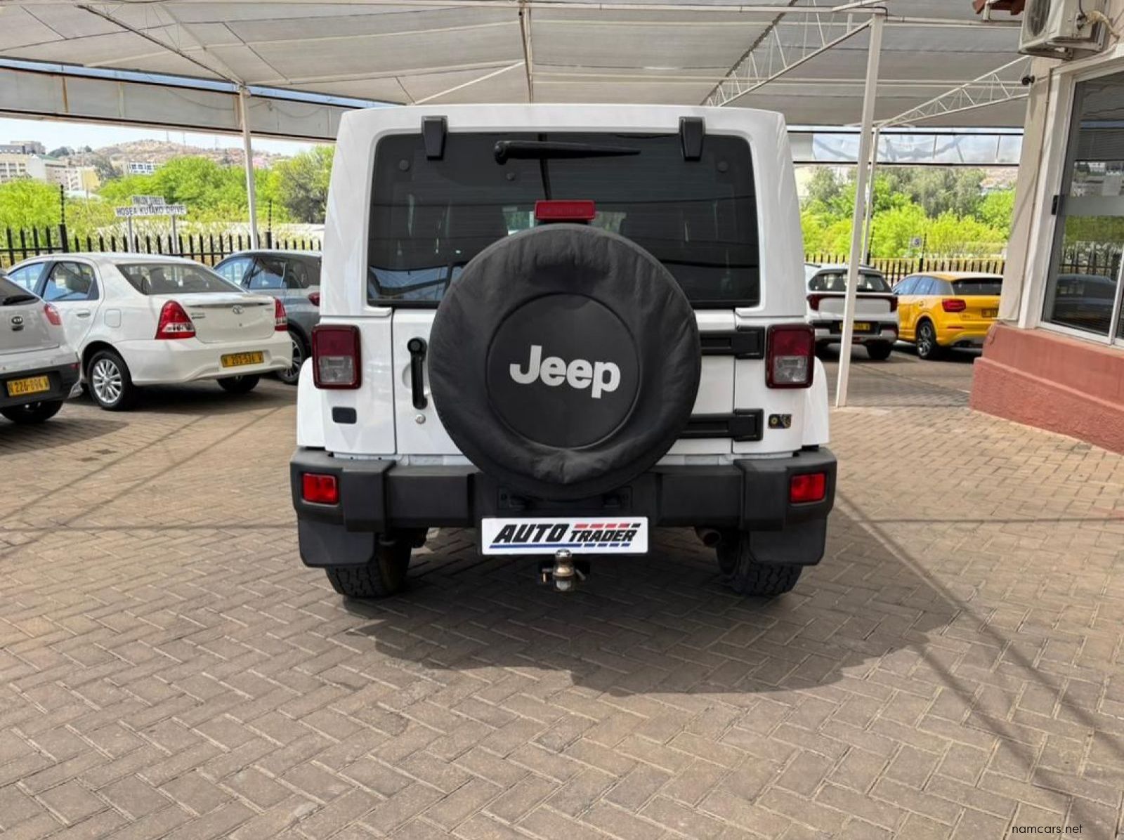 2016 Jeep Wrangler Unlimited Sahara V6 pictures