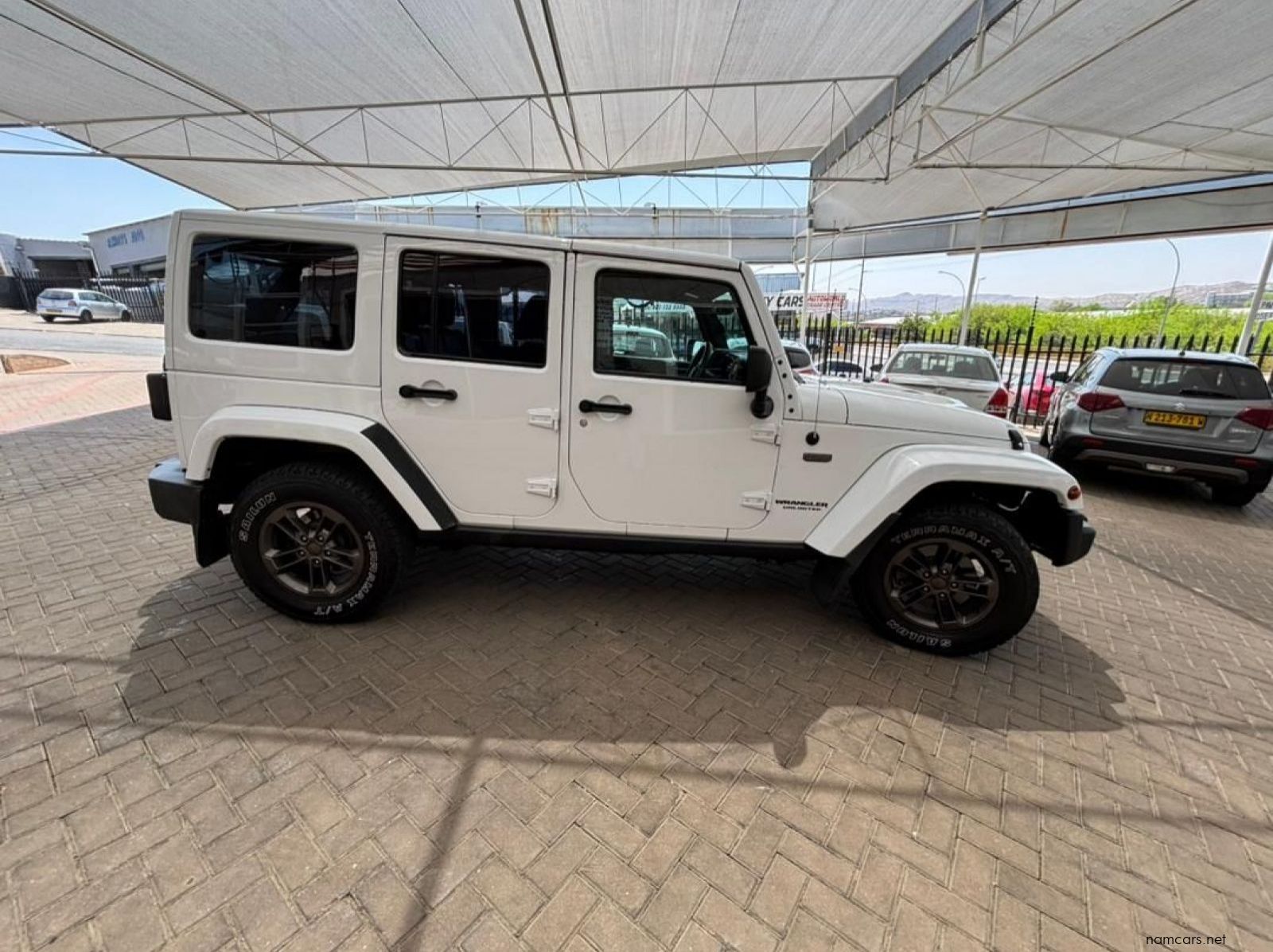 2016 Jeep Wrangler Unlimited Sahara V6 pictures