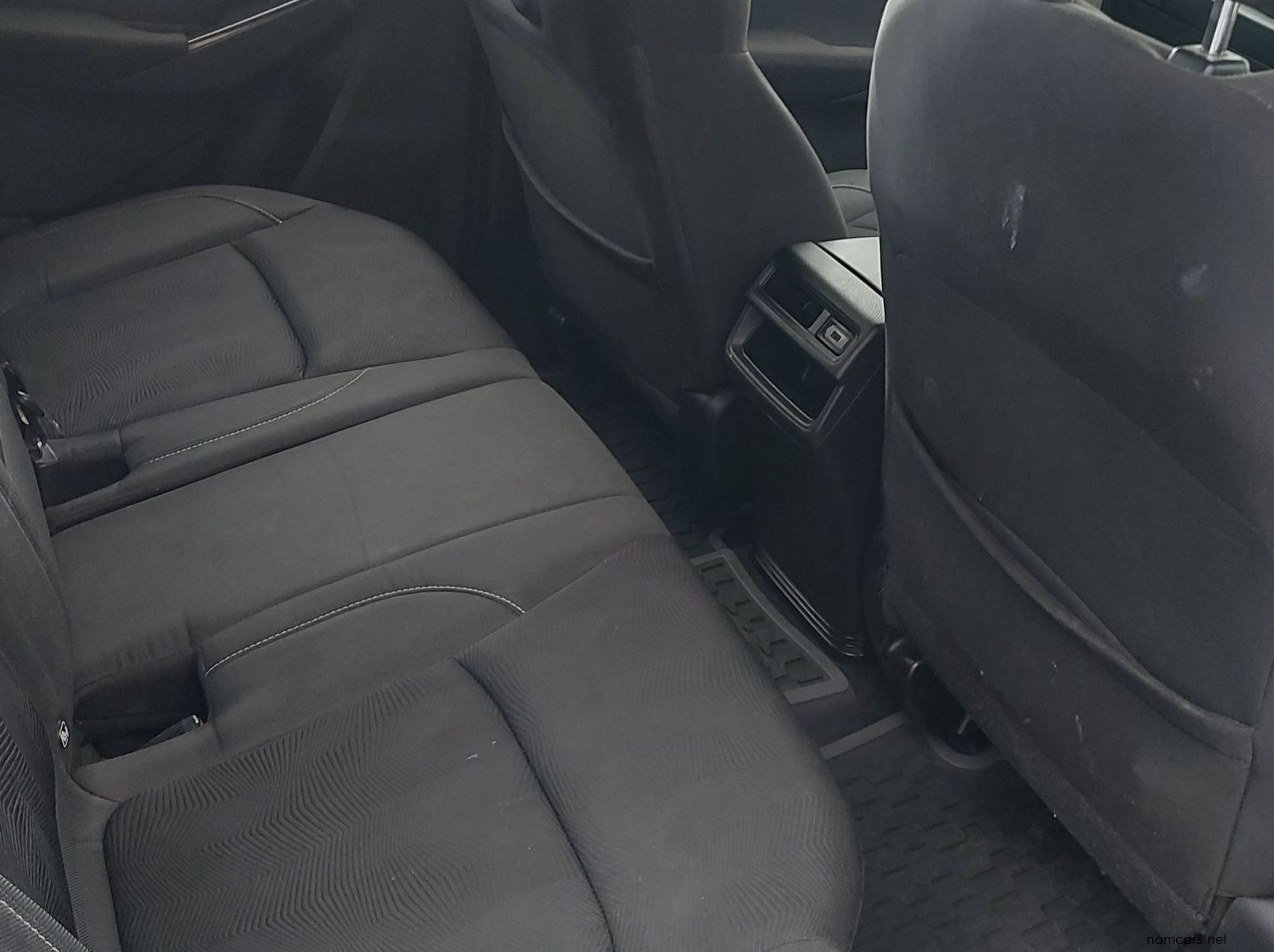 2022 Isuzu D-Max DDI LS pictures