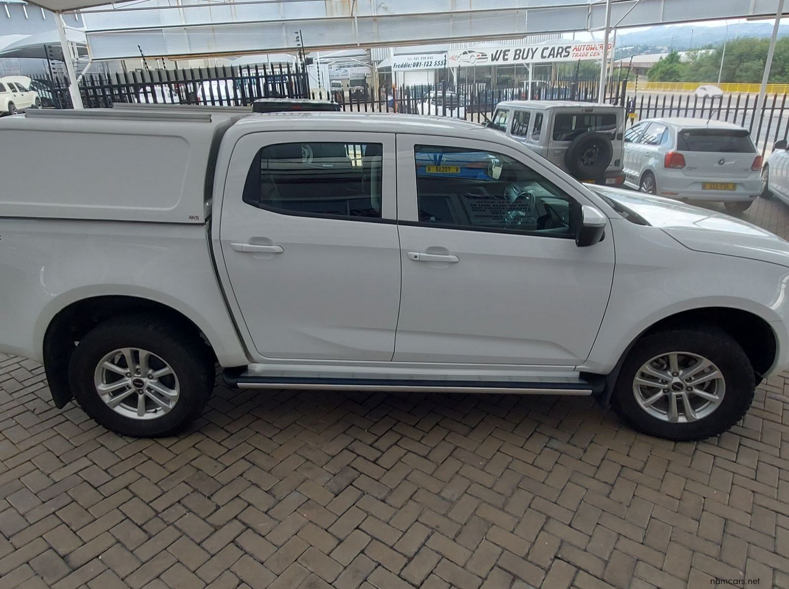 2022 Isuzu D-Max DDI LS pictures