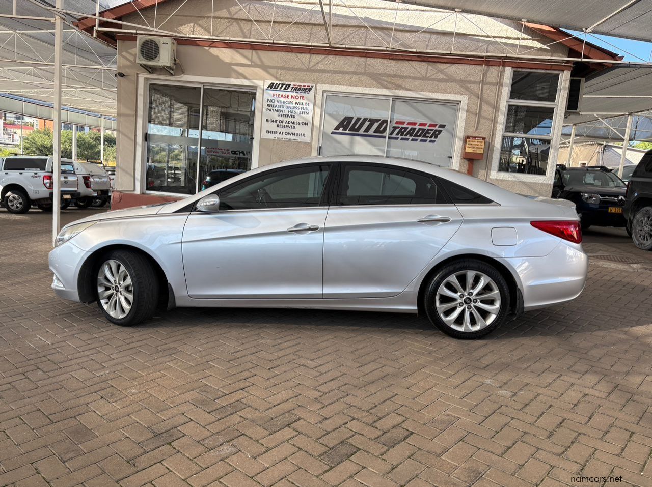 2011 Hyundai Sonata GLS Exclusive pictures