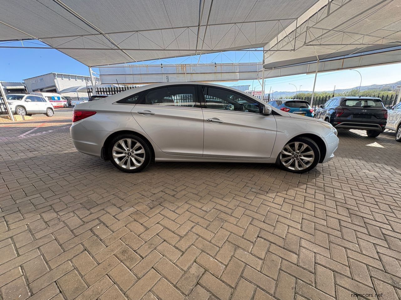 2011 Hyundai Sonata GLS Exclusive pictures